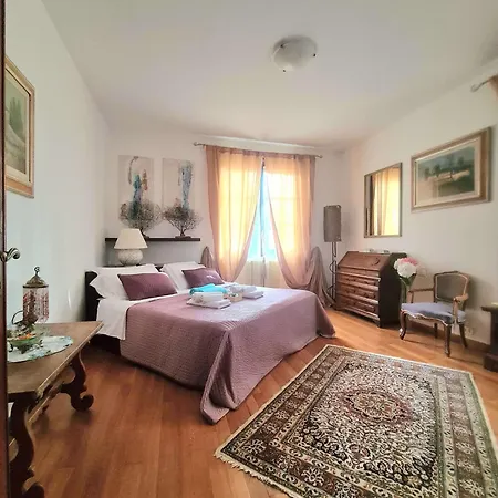 Sofia Luxury Between And Milano *