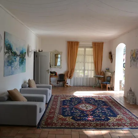 Sofia Luxury Between And Milano Sirtori