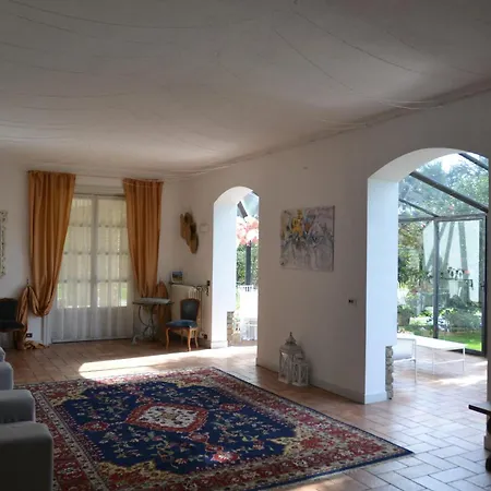 Sofia Luxury Between And Milano * Sirtori